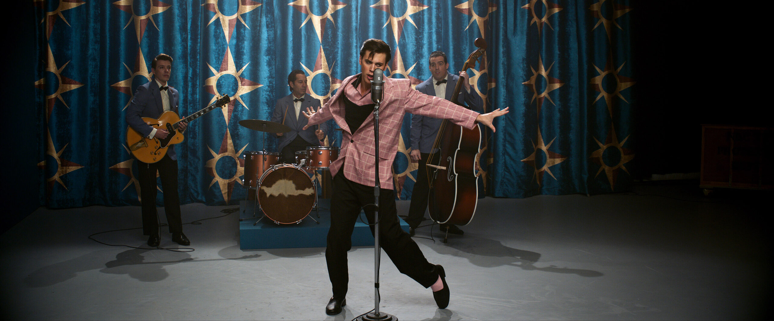 4.-Elvis