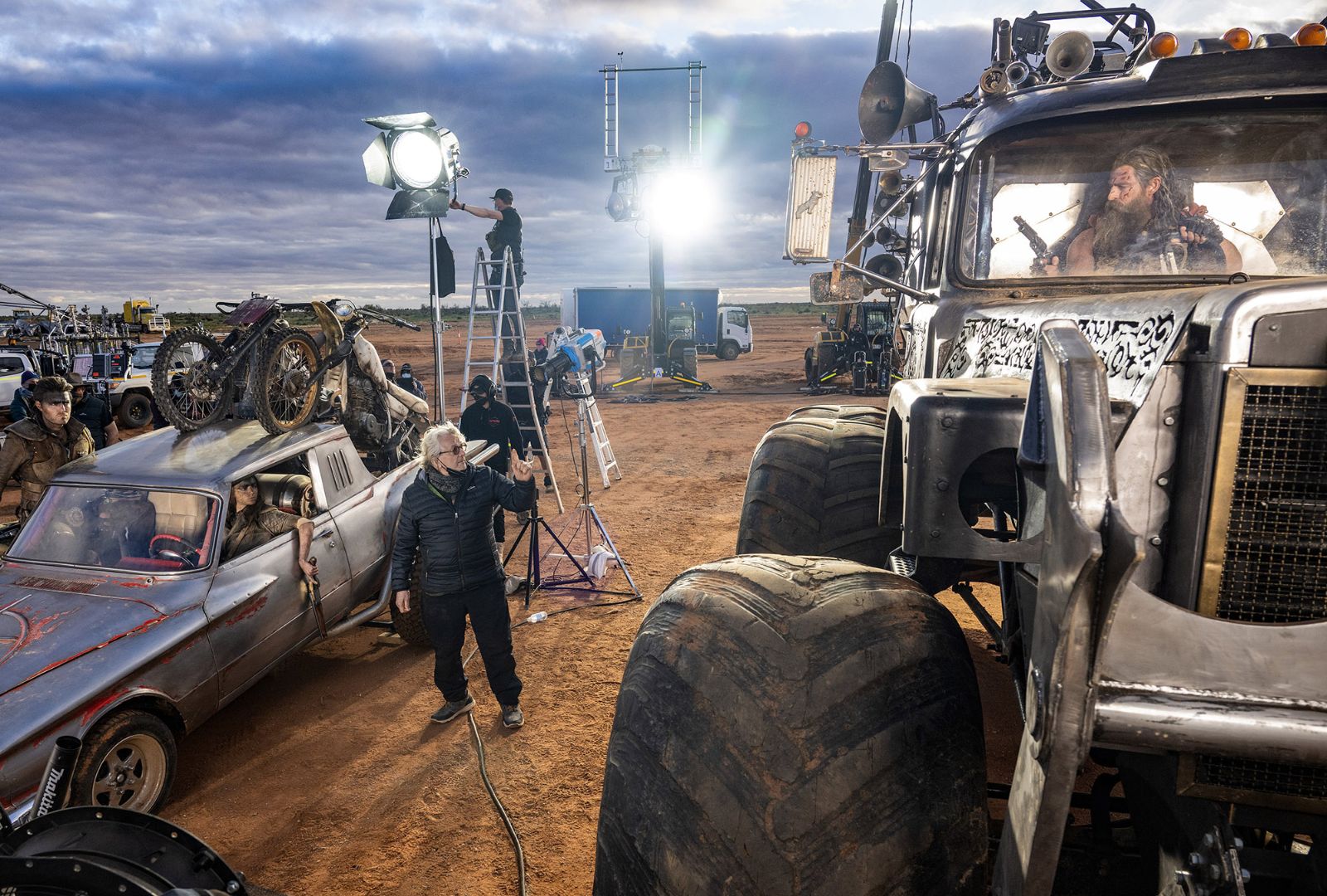 Tom Burke, Anya Taylor-Joy, director George Miller and Chris Hemsworth on the set of Furiosa: A Mad Max Saga
© 2024 Warner Bros. Entertainment Inc. Credit: Jasin Boland