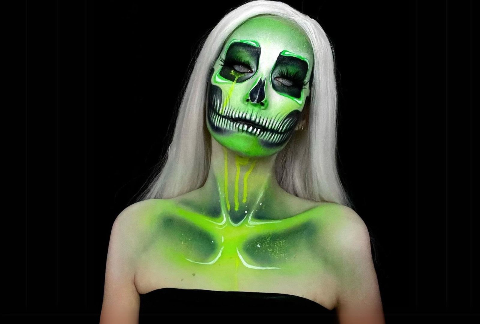 Kiarna Strauss in green, skeleton make-up.