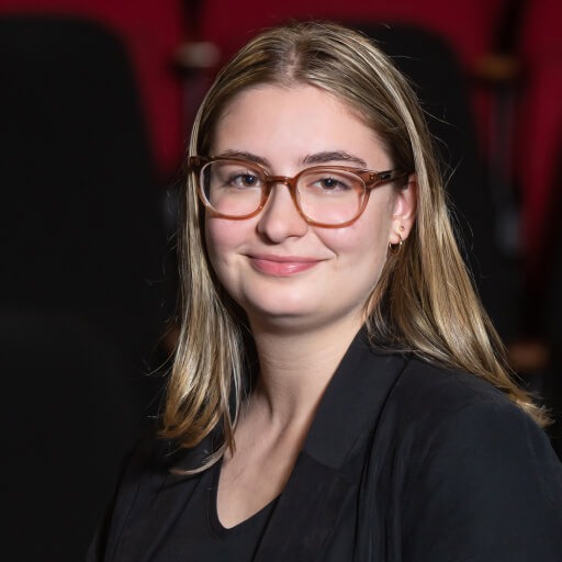 Portrait of Jessica Pizzinga